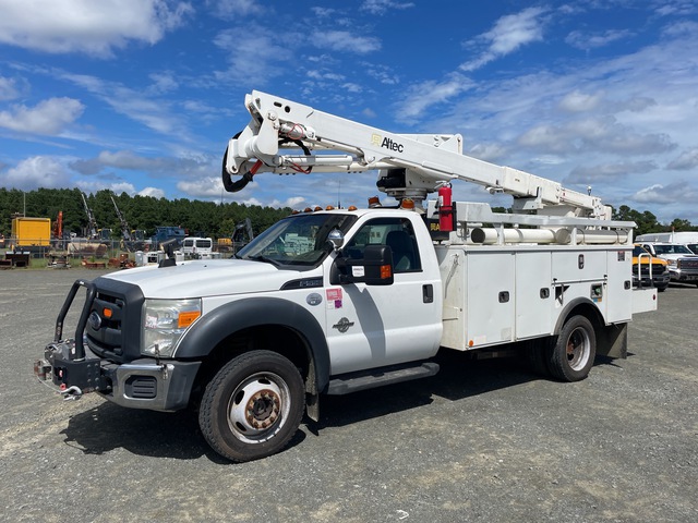 Altec AT40G 40 ft on 2015 Ford F-550 Super Duty XL 4x4 Bucket Truck Altec AT40G 40 ft on 2015 Ford F-550 Super Duty XL 4x4 Bucket Truck