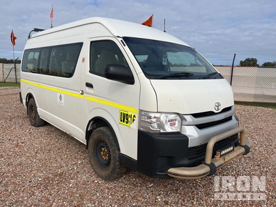 2018 Toyota HiAce Commuter 200 Series 10 Passenger Van
