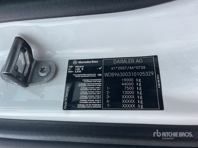 2017 Mercedes-Benz Actros 1833 Autocarro furgonato (Inoperable)