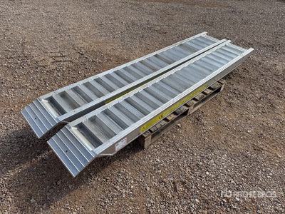 6 Ton Aluminum Loading Ramps (Unused)