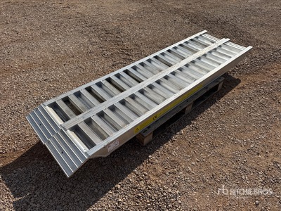 6 Ton Aluminum Loading Ramps (Unused)
