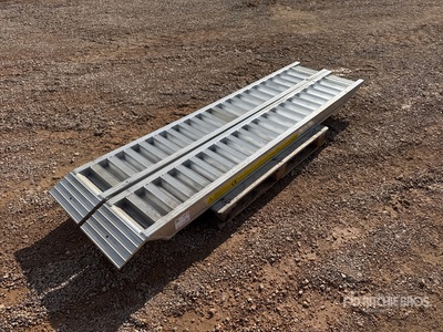 6 Ton Aluminum Loading Ramps (Unused)