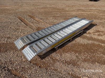 6 Ton Aluminum Loading Ramps (Unused)