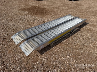 6 Ton Aluminum Loading Ramps (Unused)