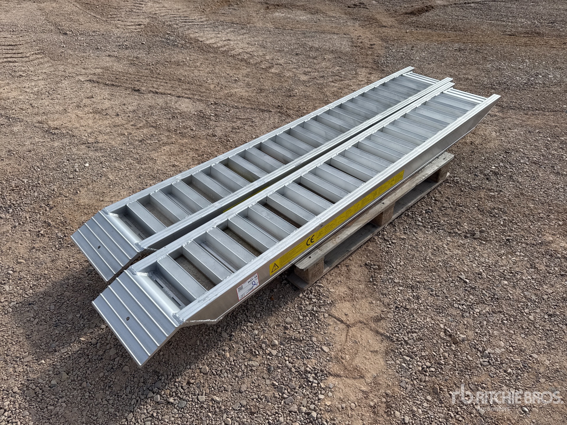 6 Ton Aluminum Loading Ramps (Unused)
