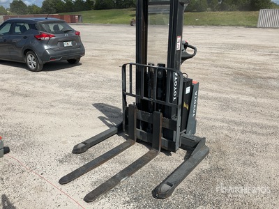 2021 Toyota 8BWS13 2500 lb Gerbeur électrique