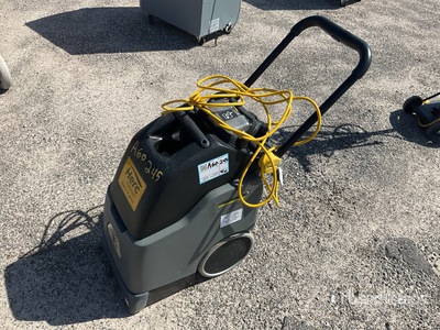 2021 Karcher BRC 30/15 W/B Carpet Cleaner