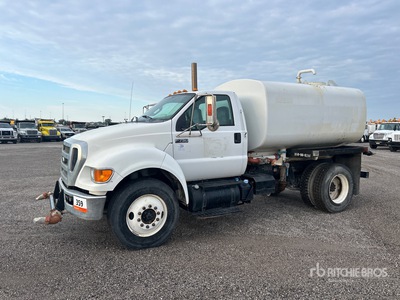 2015 Ford F-750 XLT 4x2 Water Truck