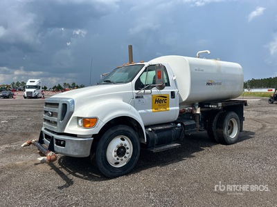 2015 Ford F-750 XLT 4x2 Water Truck