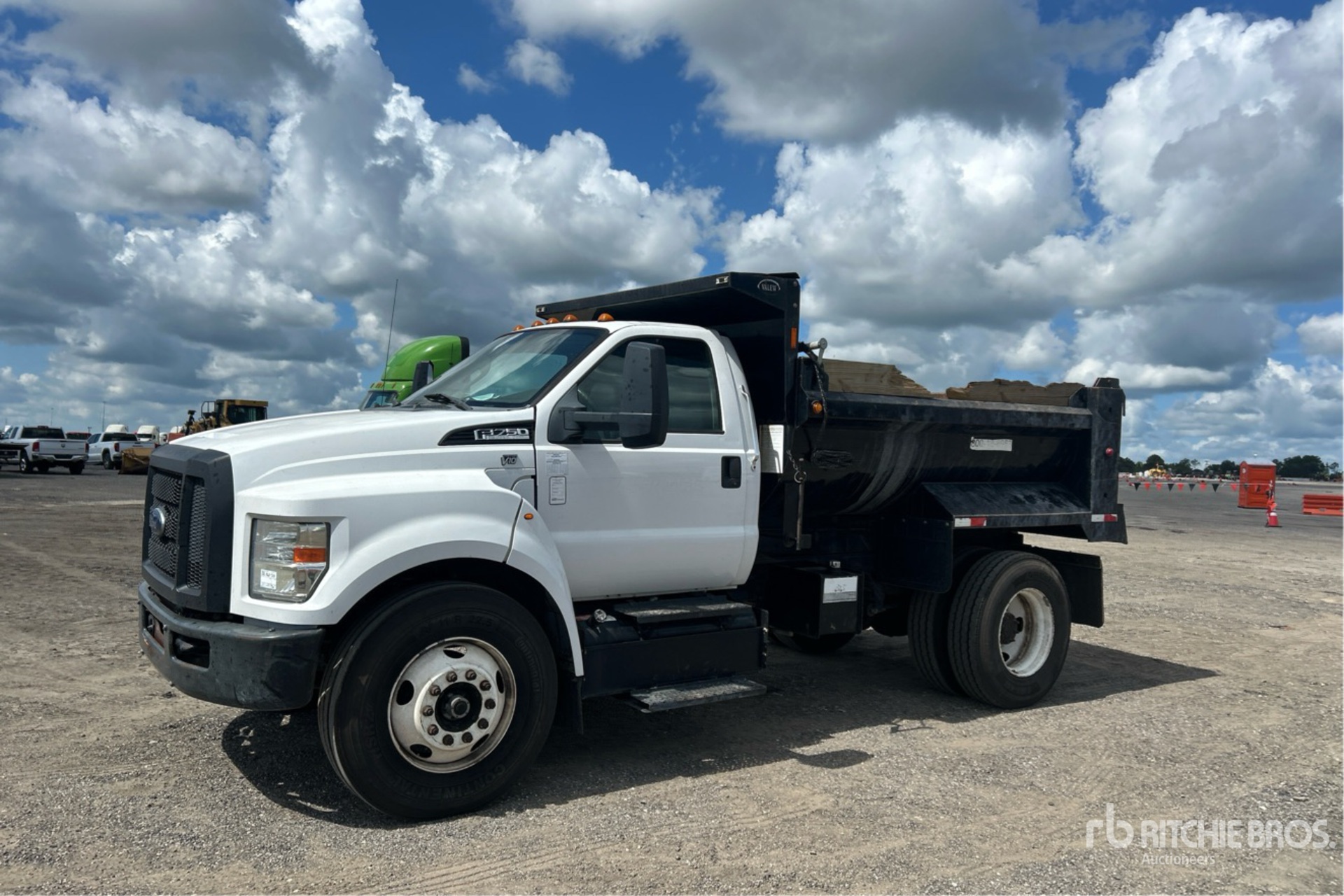 2017 Ford F-750 4x2 Wywrotka S/A