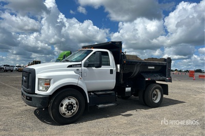 2017 Ford F-750 4x2 Camion à benne essieu simple