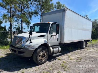 2015 International 4300LP 4x2 Camion fourgon
