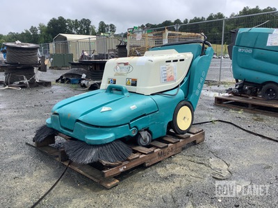 Tennant 3640 Floor Sweeper