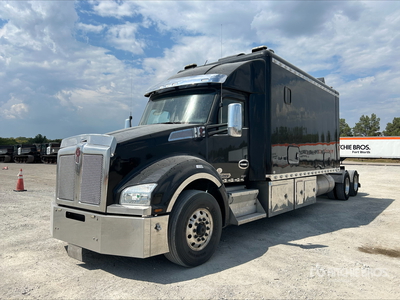 2020 Kenworth T880 6x4 T/A Sleeper Truck Tractor