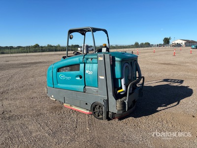 2018 Tennant Ride-On Scheuersaugmaschine