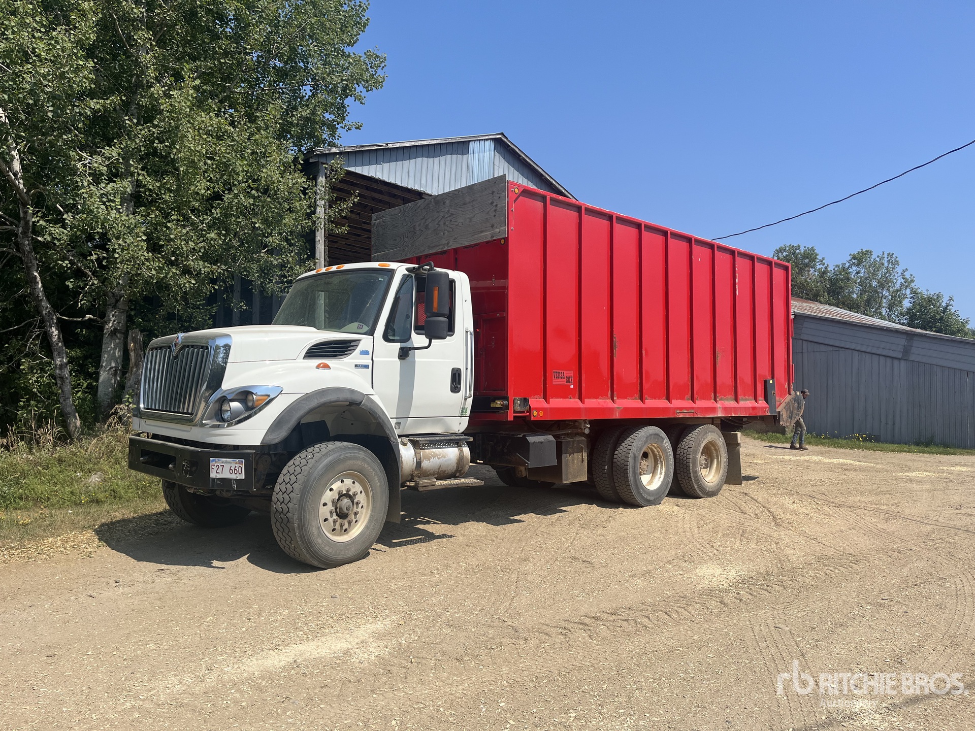 2012 International 7500 6x4 Live Bottom Silage Truck