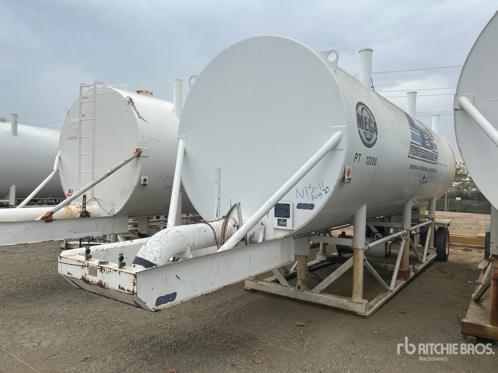 2015 Mega MPT12 12000 gal S/A Portable Water Tower