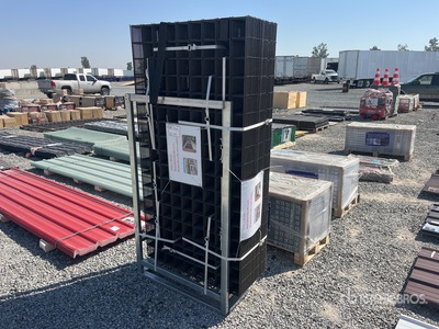 Quantity of (80) H36 in X W72 in Black Metal Rail Panel 柵