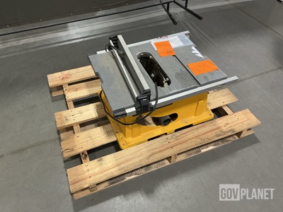 DeWalt DW744 Table Saw