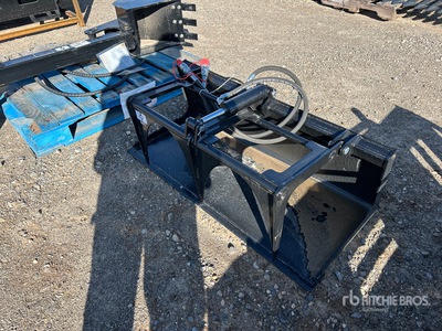 GIYI GY X-PG44C 44 in Cazo con garfio para minicargadora (Unused)