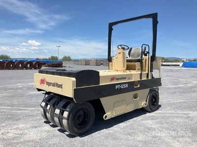 2001 Ingersoll Rand PT-125R 9 Wheel Rodillo Neumatico / Compactador de Ruedas