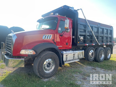 2015 Mack GU813 8x4 شاحنة قلابة /ثلاثة محاور