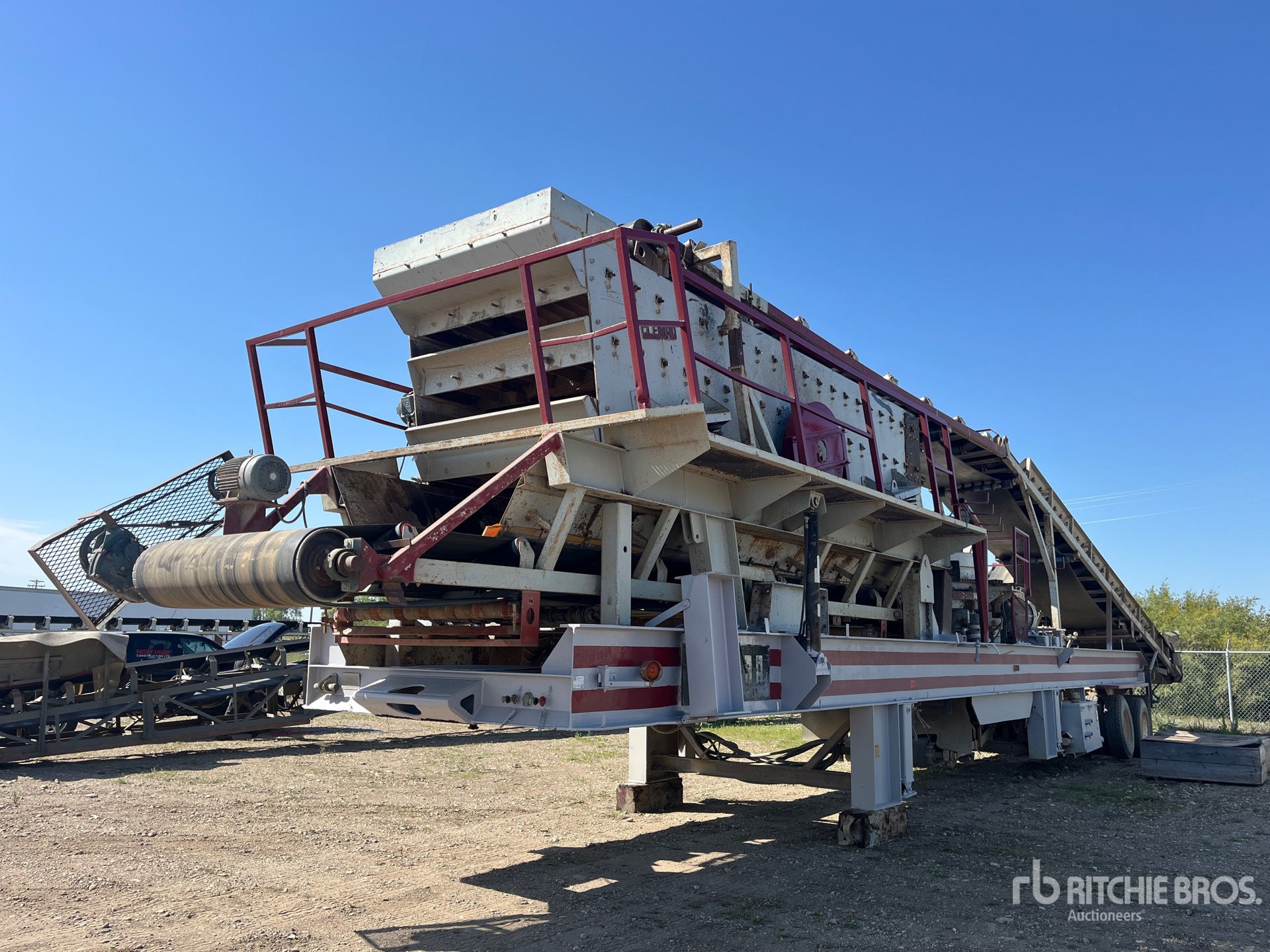 1994 Clemro 1351 Portable Cone Crushing Plant
