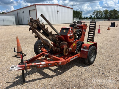 2019 Ditch Witch C24X Tracked Zanjadora w/2019 Ditch Witch S3C Trailer
