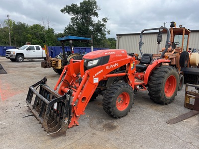 2019 Kubota MX5200HST 4WD tractor utilitario (Inoperable)