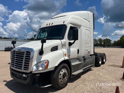 2018 Freightliner Cascadia 113 Sleeper Truck Tractor