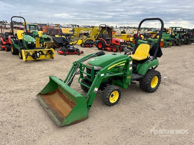 2006 John Deere 2305 4WD Trattore da giardinaggio