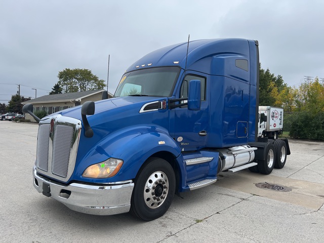 2020 Kenworth T680 6x4 T/A Sleeper Truck Tractor 2020 Kenworth T680 6x4 T/A Sleeper Truck Tractor