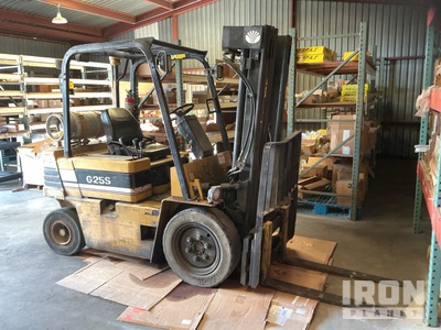 DAEWOO G25S2 4450 lb Cushion Tire Forklift