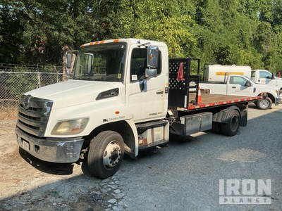 2017 Hino 268A 4x2 Camion à ridelles