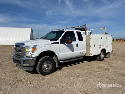 2012 Ford F-350 XLT 4x4 Extended Cab Utility Truck
