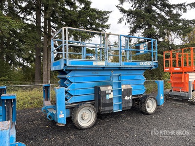 2015 Genie GS-5390RT Scissor Lift