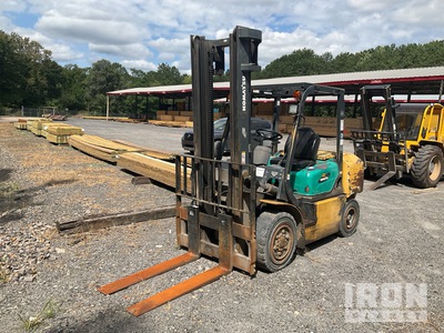 Komatsu FD40ZT-8 8000 lb Pneumatic Tire Forklift