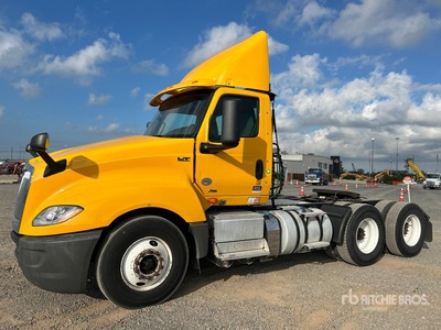 2019 International LT625 6x4 T/A Dagcabine Trekker