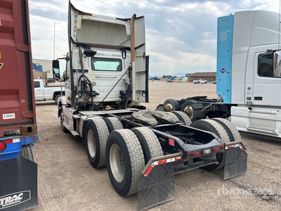 2014 Volvo VNM 6x4 Cabina per trattore stradale (Inoperable)