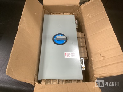 (18) GE TED136100WL/WTE100D Circuit Breakers