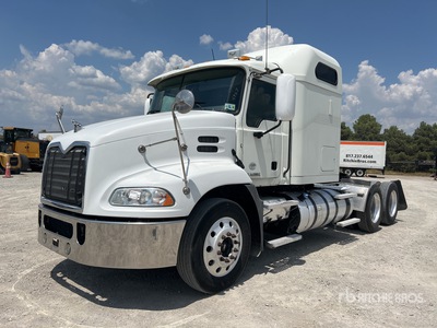 2014 Mack CXU613 6x4 Cabeza Tractora Cabina Dormitorio