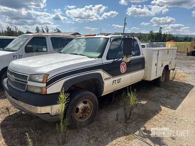 2005 Chevrolet 3500 3500 4x2 Extended Cab Utility Truck