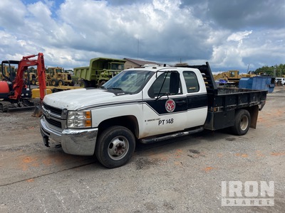 2007 Chevrolet 3500 HD 4x2 Extended Cab Flatbed Truck