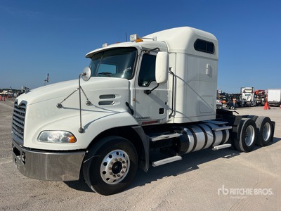 2014 Mack CXU613 6x4 Cabeza Tractora Cabina Dormitorio