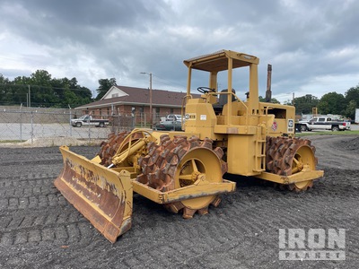 1975 Cat 815 Compactador de suelo