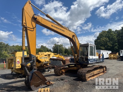 Komatsu PC220LC-3 Tracked Excavator