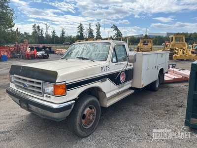 1990 Ford F-350 Custom 4x4 Ciężarówka serwisowa