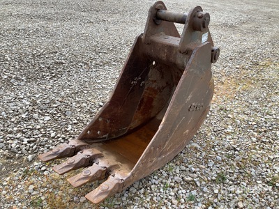 Esco 24 in 2.62 cyd Digging Excavator Bucket - Fits Komatsu PC200/210
