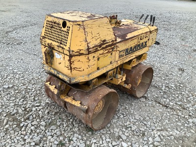 2003 Rammax P33/24HM Compactador pata cabra