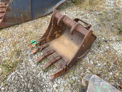 24 in Digging Benna per escavatore - Fits Bobcat